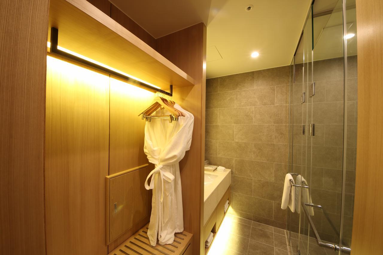Benikea The H Hotel Hwaseong Exterior photo