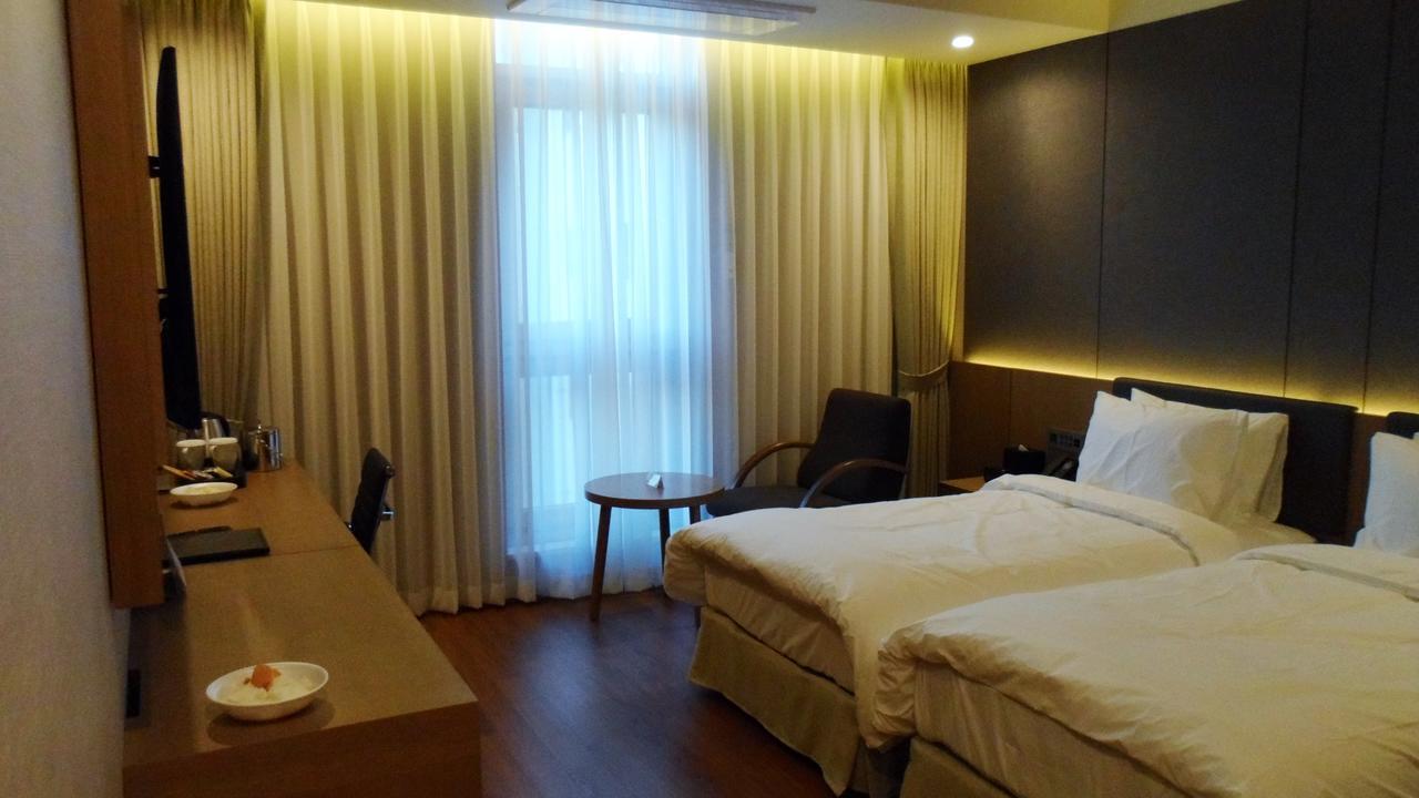 Benikea The H Hotel Hwaseong Exterior photo